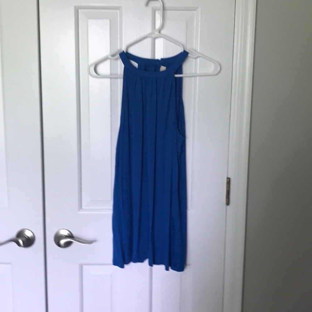 Women’s sleeveless top.